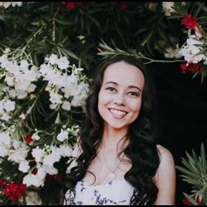 Meet your posher, Andrea!